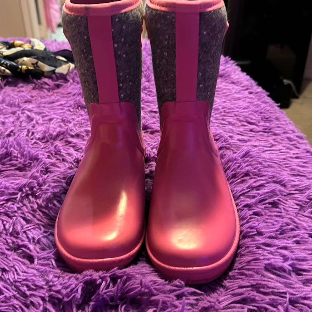 Ugg rain boots size 4!
